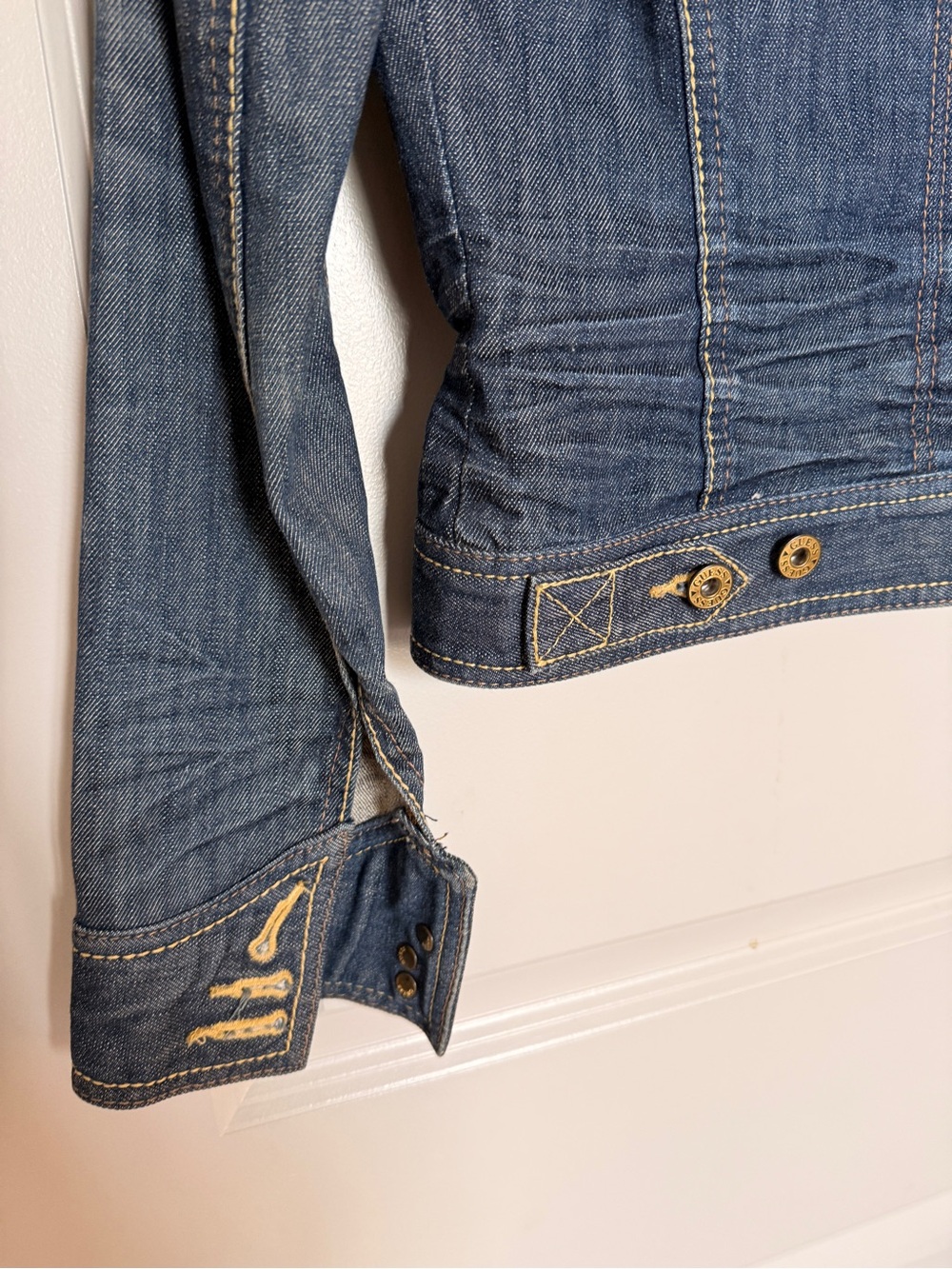 GUESS Blue Denim Jacket with Gold Detail. Size XS Petite - Picture 9 of 11